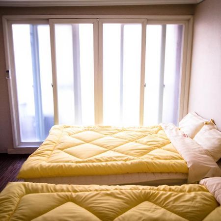 Yakorea Hostel Hongdae Seoul Exterior photo