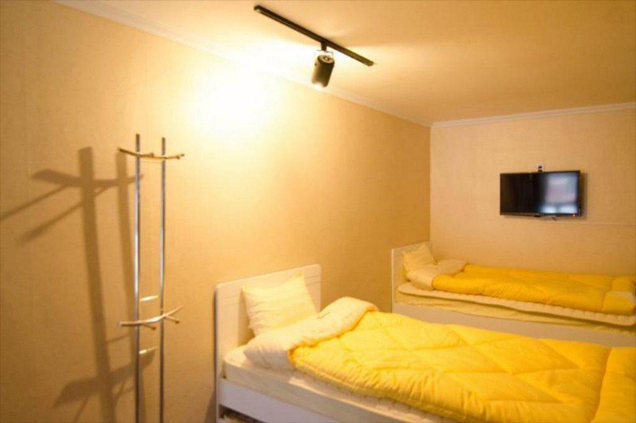 Yakorea Hostel Hongdae Seoul Exterior photo