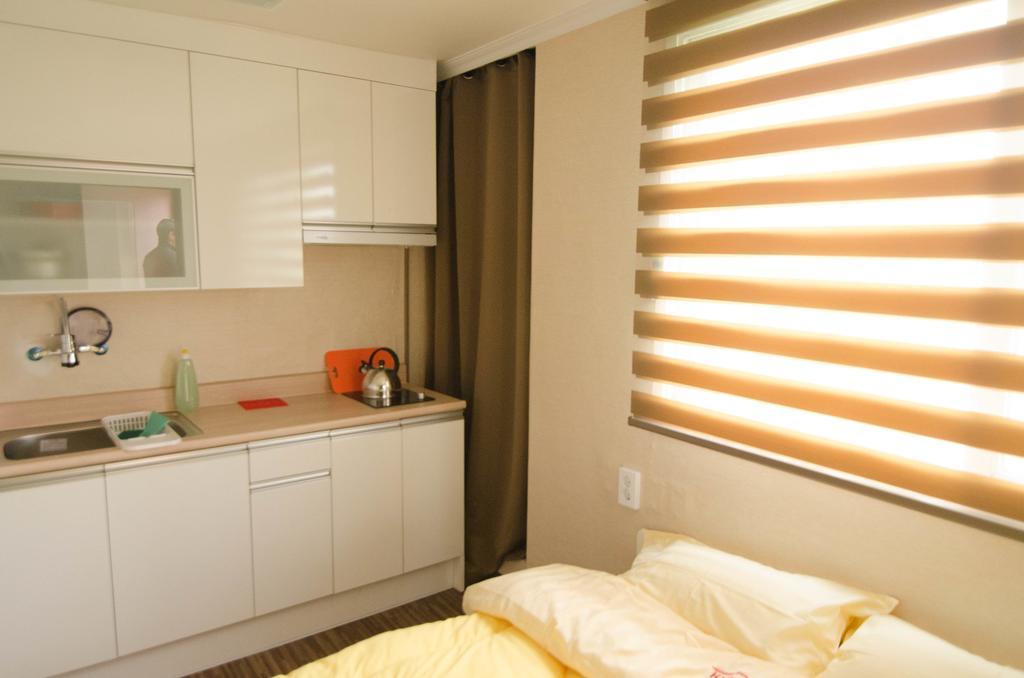 Yakorea Hostel Hongdae Seoul Exterior photo