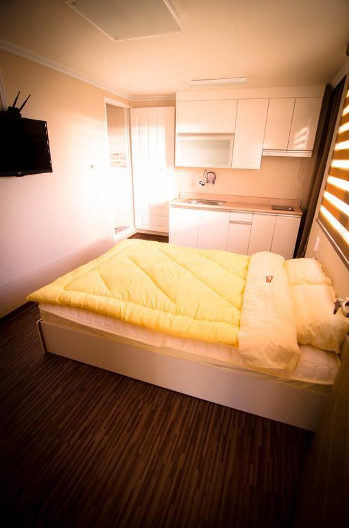 Yakorea Hostel Hongdae Seoul Exterior photo