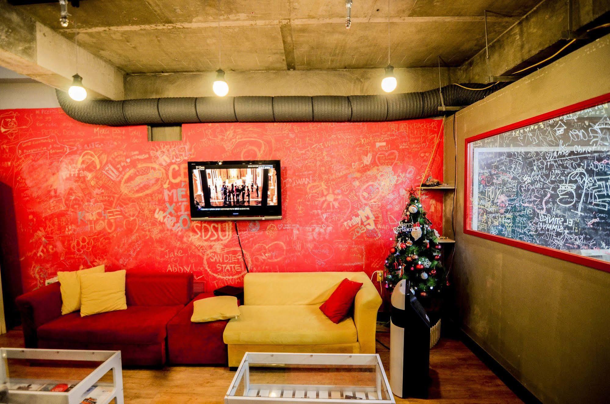 Yakorea Hostel Hongdae Seoul Exterior photo