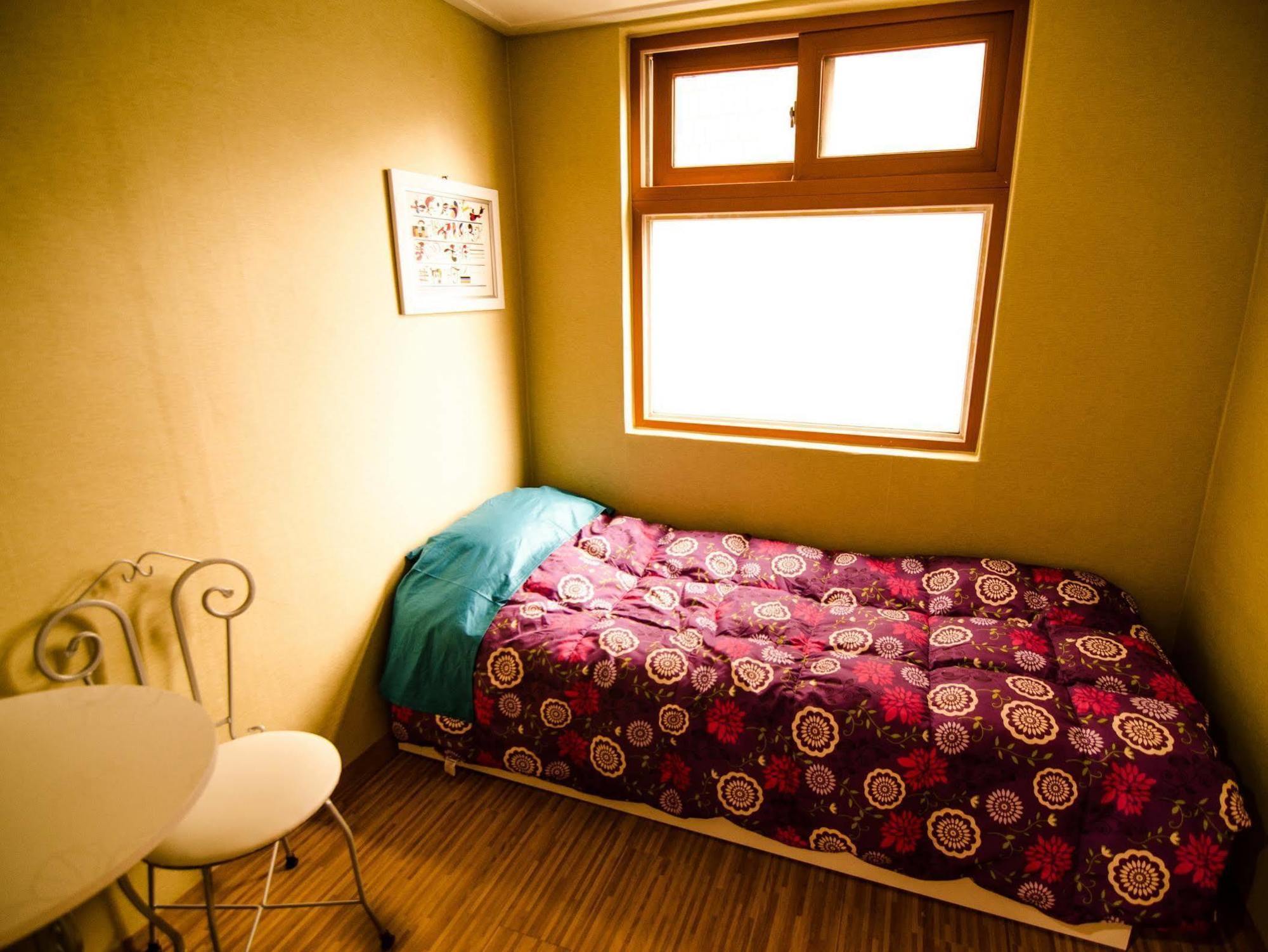 Yakorea Hostel Hongdae Seoul Exterior photo