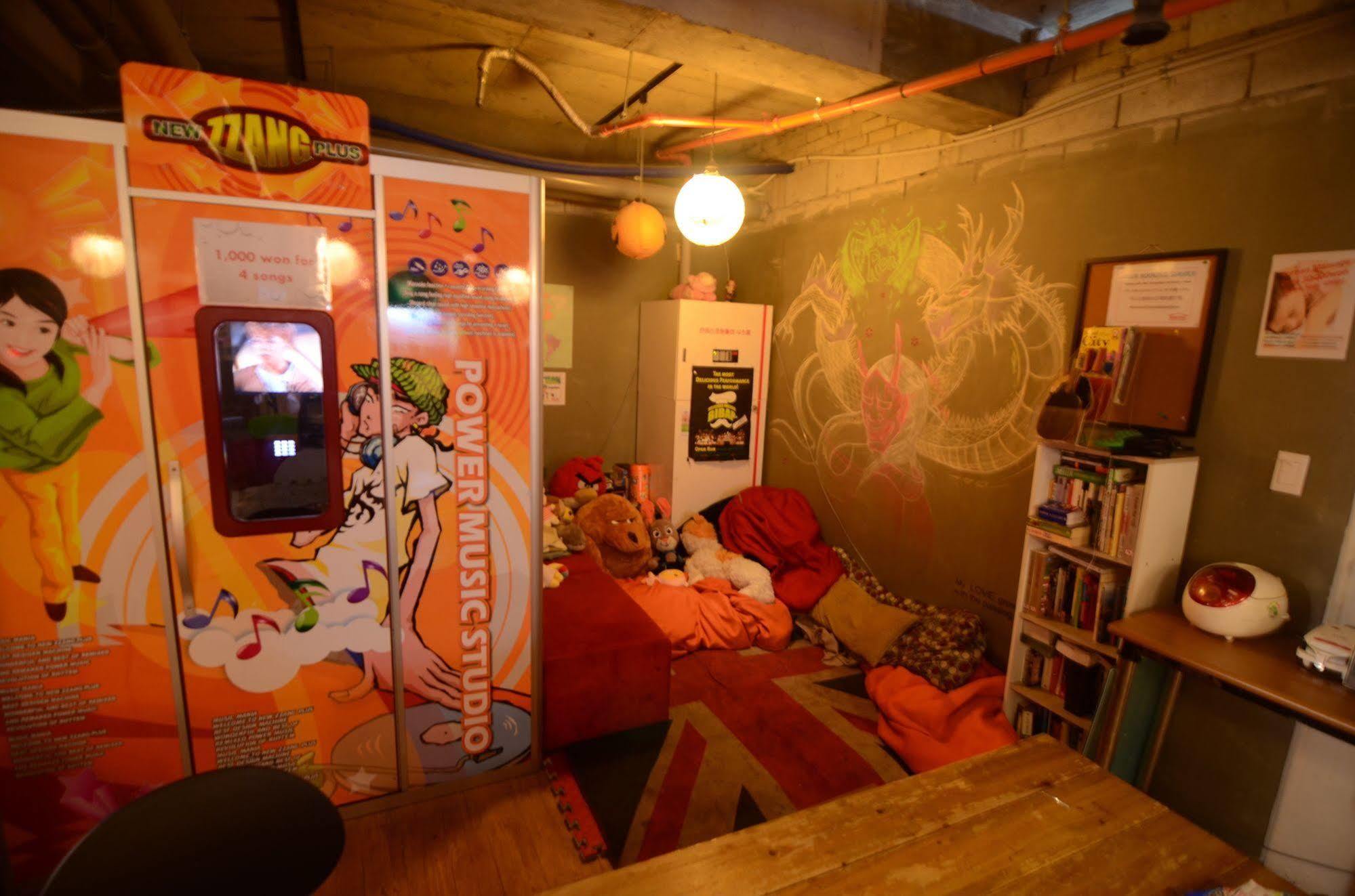 Yakorea Hostel Hongdae Seoul Exterior photo