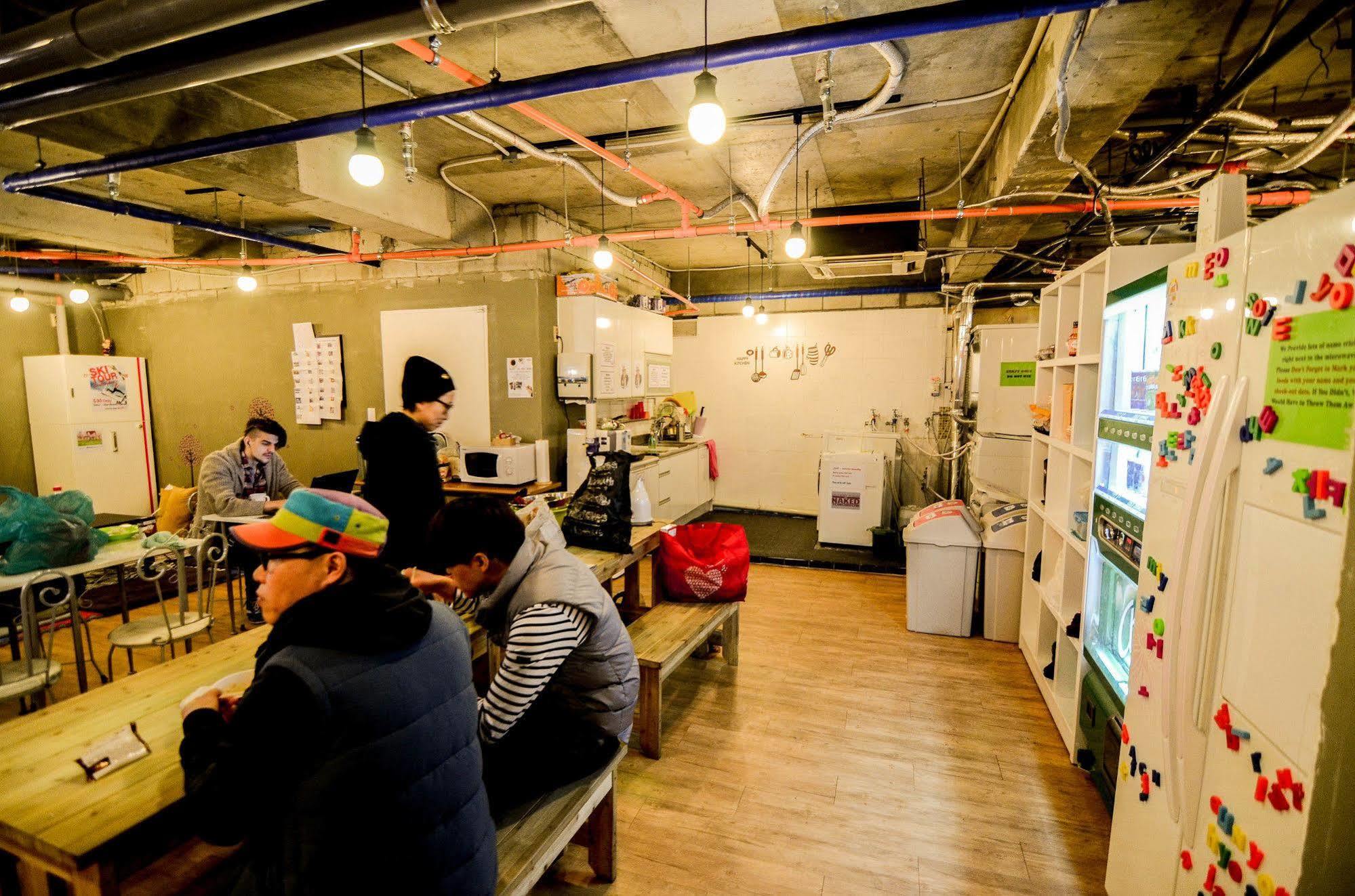 Yakorea Hostel Hongdae Seoul Exterior photo