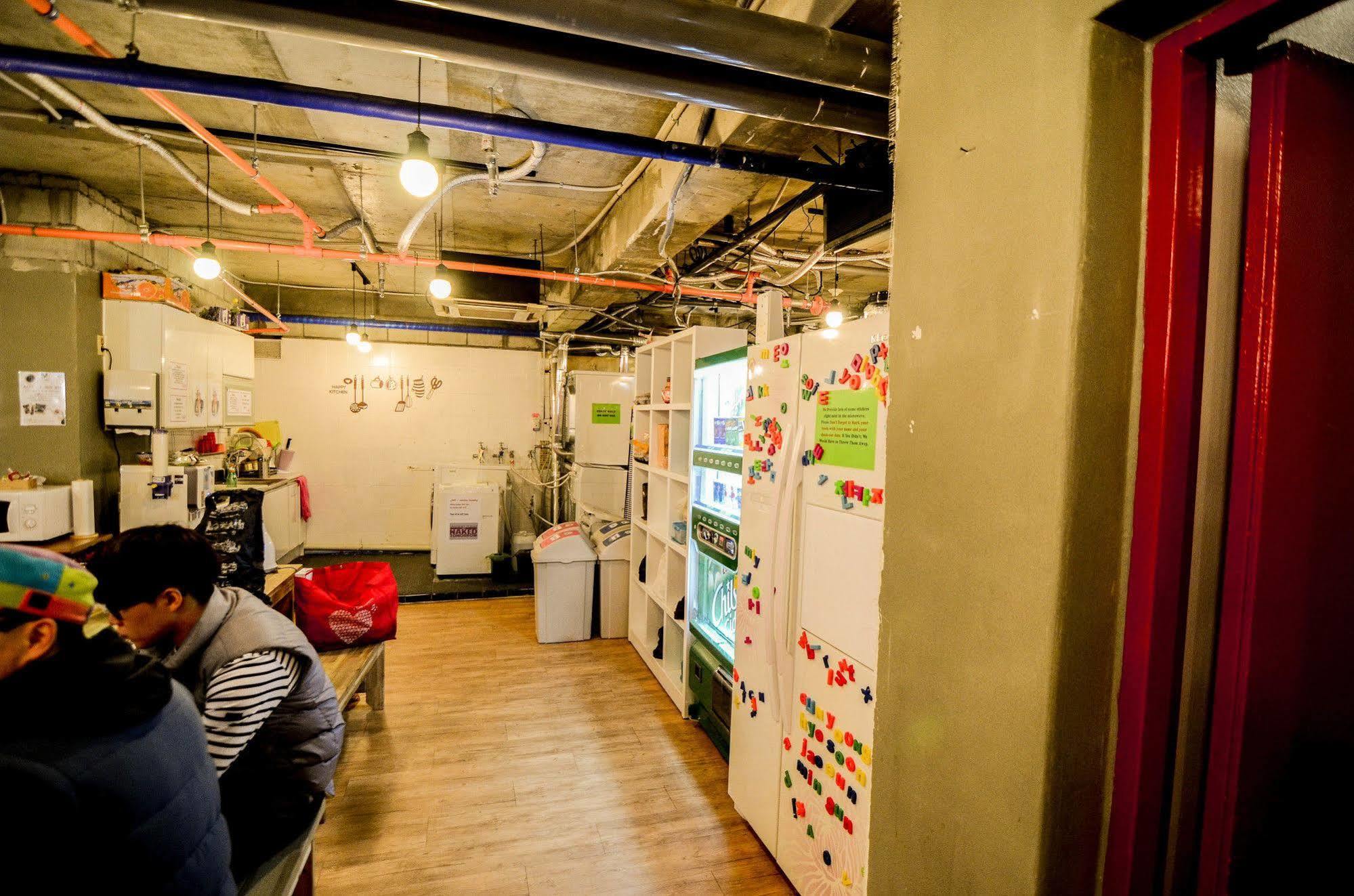 Yakorea Hostel Hongdae Seoul Exterior photo