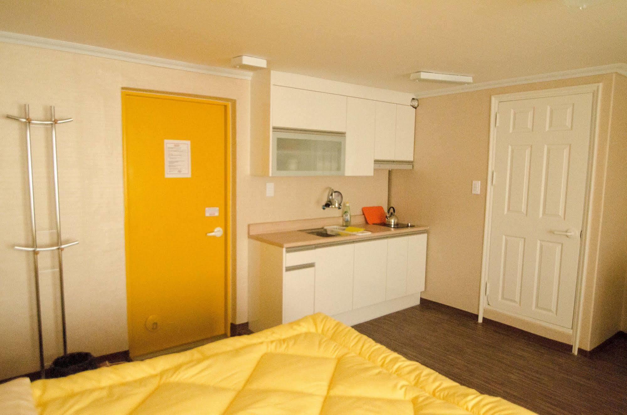 Yakorea Hostel Hongdae Seoul Exterior photo