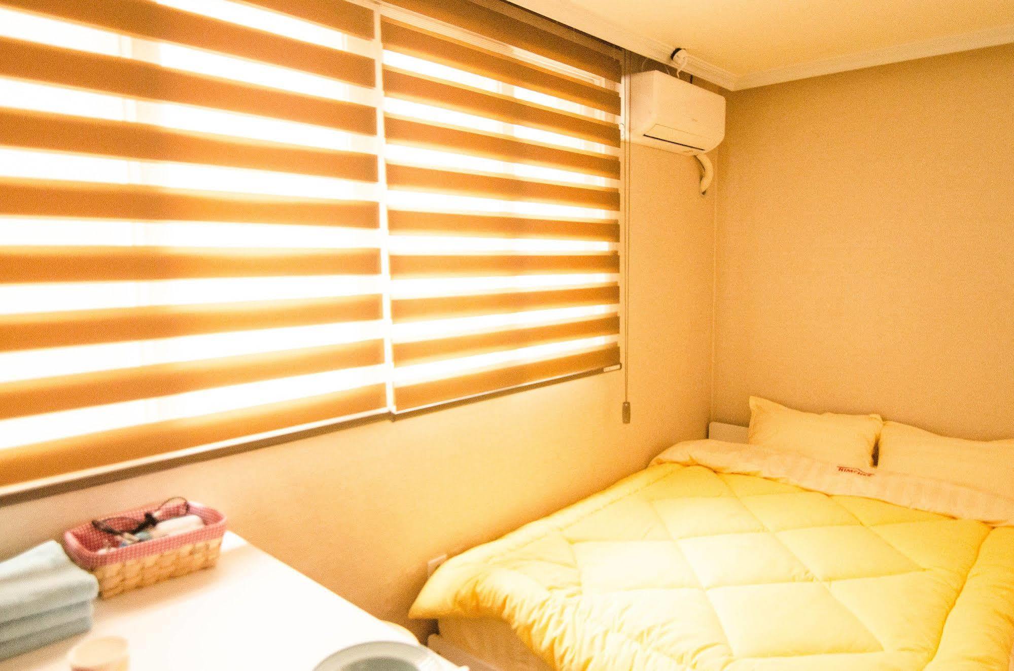 Yakorea Hostel Hongdae Seoul Exterior photo