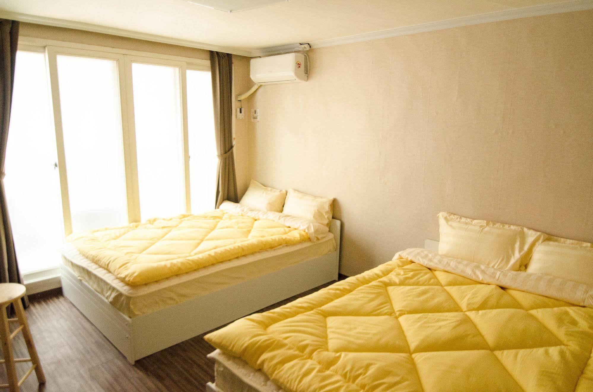Yakorea Hostel Hongdae Seoul Exterior photo