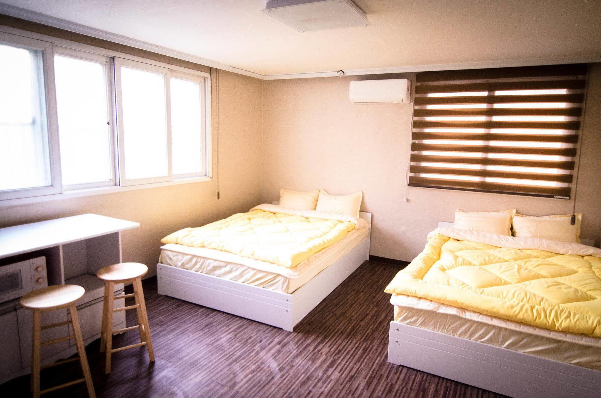 Yakorea Hostel Hongdae Seoul Exterior photo