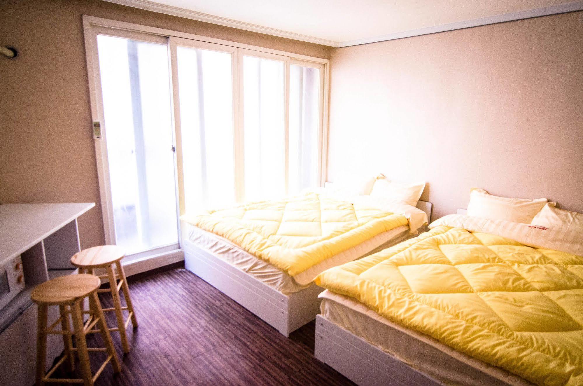 Yakorea Hostel Hongdae Seoul Exterior photo