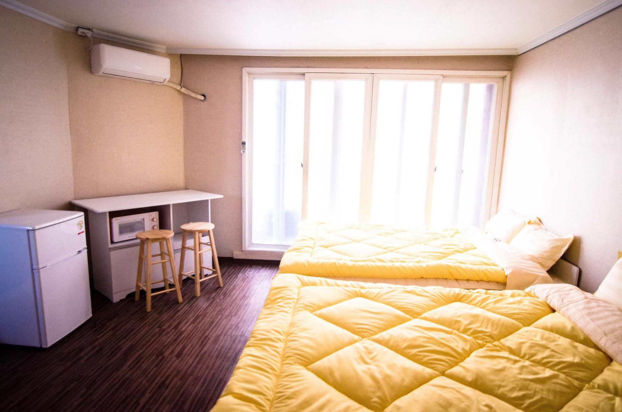 Yakorea Hostel Hongdae Seoul Exterior photo